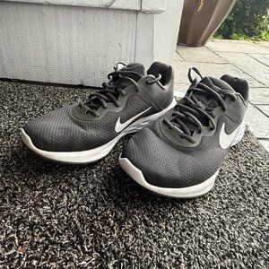 Nike Men's Revolution 10.5 Extra Wide Shoes